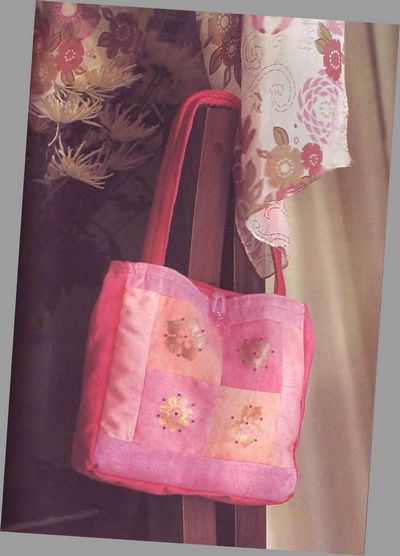 Шелковая сумка с цветами